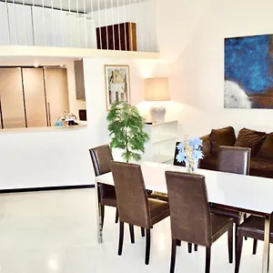 Central Apartment - Walk To Navona - Full Kitchen - Fast Wi-Fi & A-C Appartement
